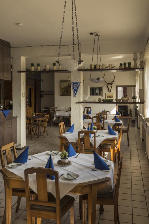 Hotel Restaurant Häsfeld Überherrn Exteriör bild