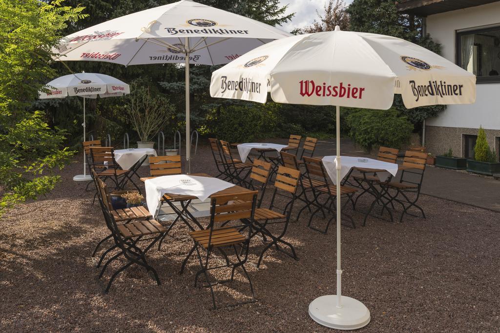 Hotel Restaurant Häsfeld Überherrn Exteriör bild
